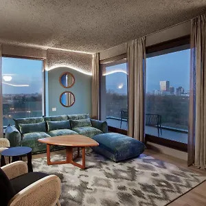 https://room12-house.bucharesthotelsnow.com